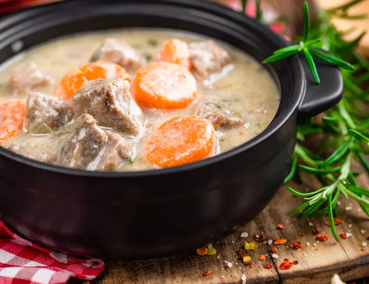 Blanquette de Veau à l'ancienne, riz blanc.