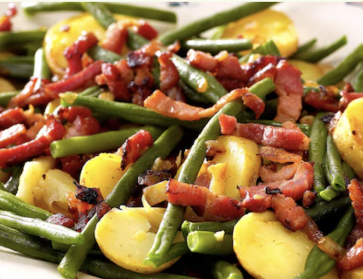 Potée Liégeoise aux haricots verts & lardons, saucisse de campagne.